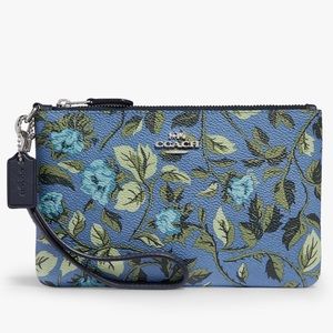 🆕 Coach Small Wristlet With Sleeping Rose Print
